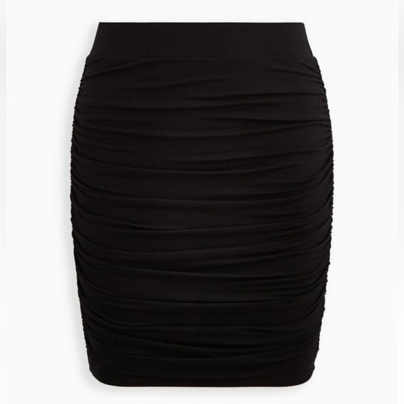 Torrid Cinched Mini Skirt - Super
Soft Black - Picture 3 of 4